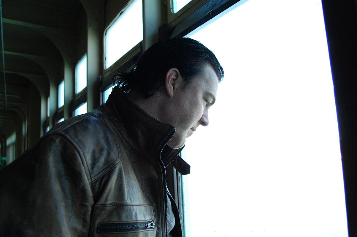 J.D. Barker Crafts Chilling Thrillers That Blur the Lines Between Horror and Suspense