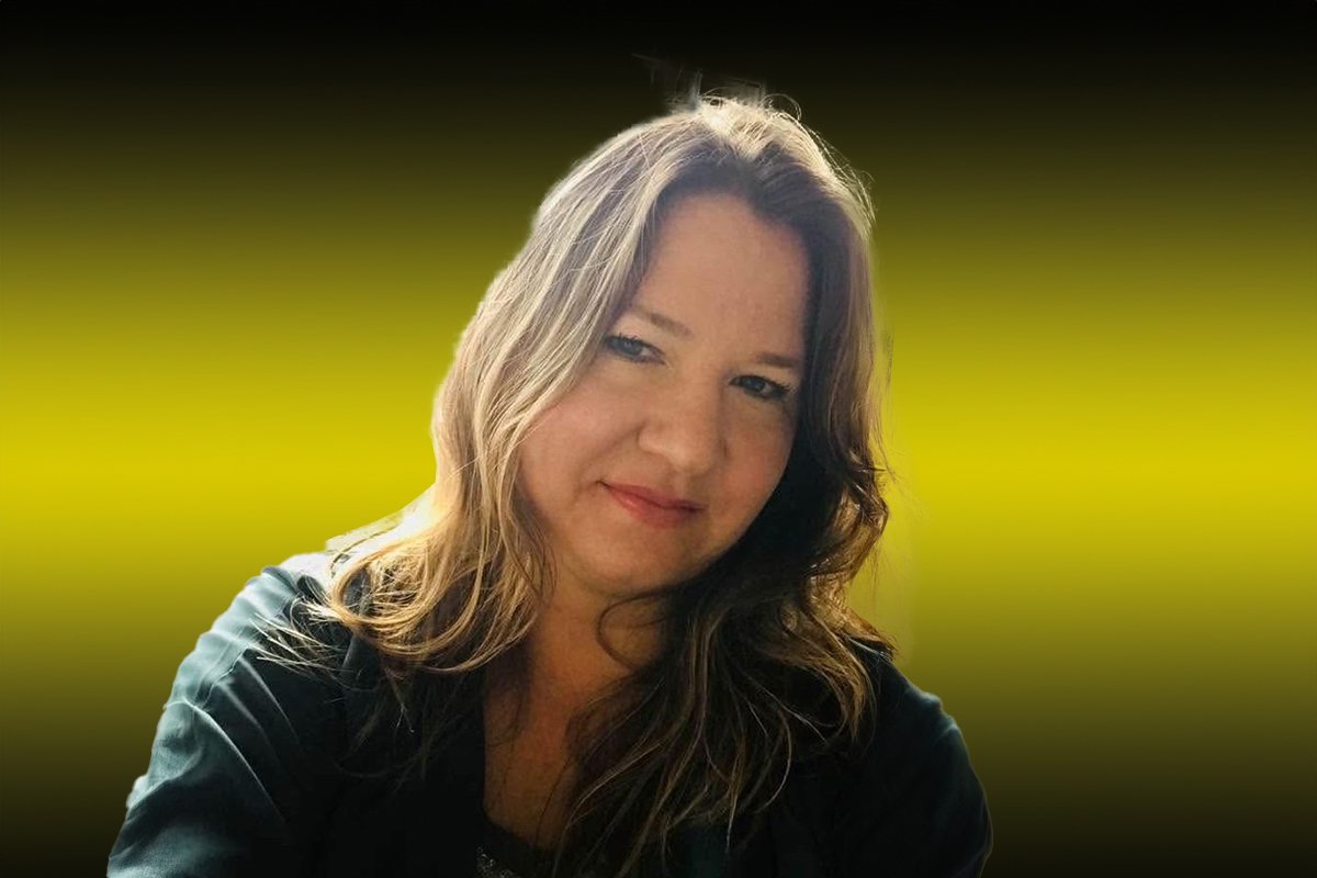 Karen Carstens Dies After Reentering Burning Home to Rescue Her Cats